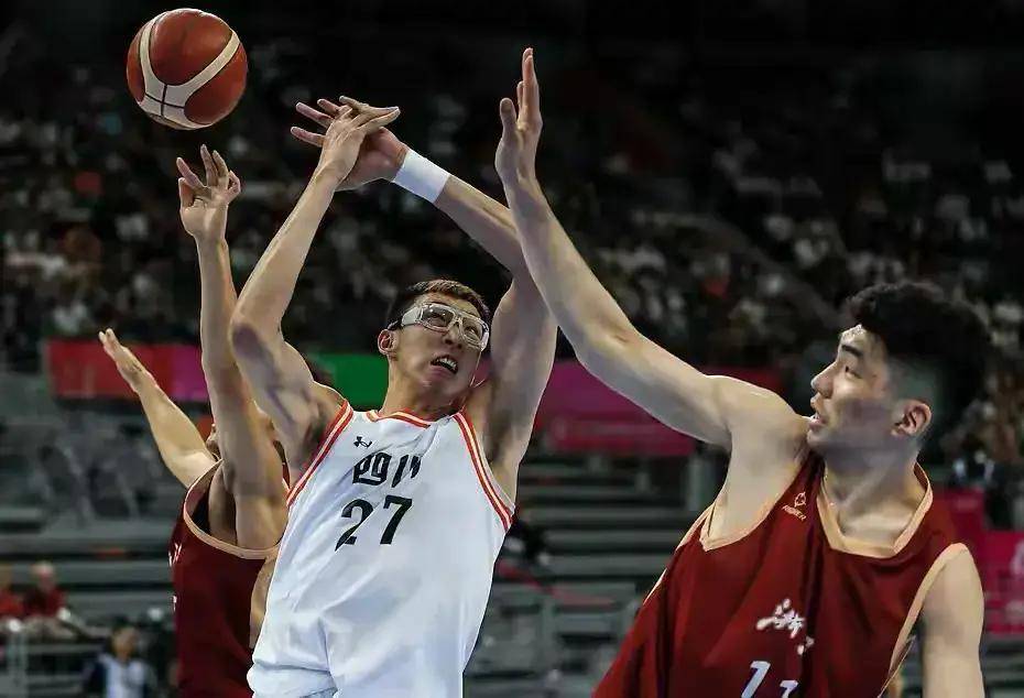 CBA季后赛赛前再迎强敌，成都蓉城伤情更新，主帅态度——目标明确，更衣室氛围转暖的简单介绍