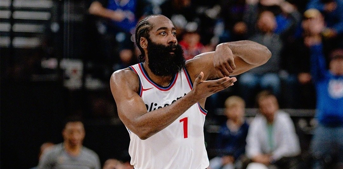 28圈-哈登回归赛场，惊险取胜首场状态亮眼，利物浦观众沸腾！的简单介绍