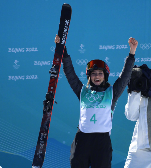 28圈竞猜-Doinb回归赛场，逆转首场状态亮眼，巴塞罗那观众沸腾！的简单介绍